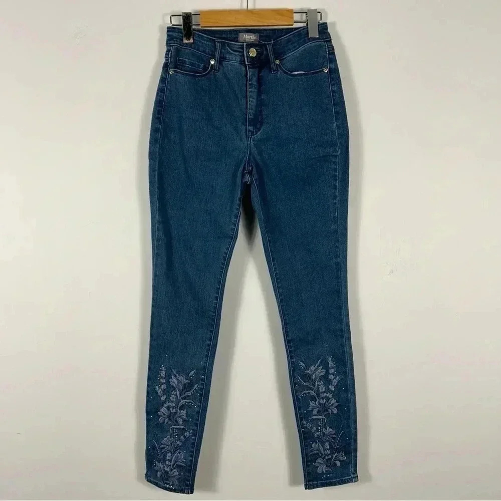 Martha Stewart Embroidered Embellished Medium Wash Blue  Skinny Jeans Size 0